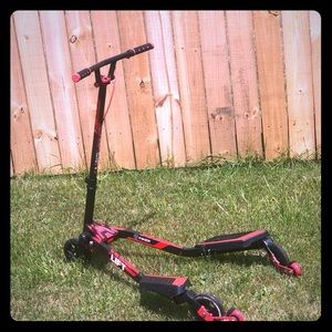 Yvolution Y Fliker Scooter